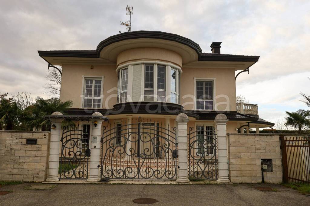 casa indipendente in vendita a Buscate