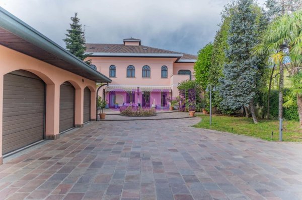 casa indipendente in vendita a Buscate