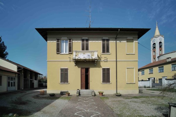 casa indipendente in vendita a Buscate