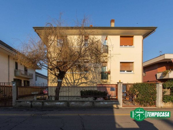 appartamento in vendita a Buscate