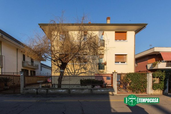 appartamento in vendita a Buscate