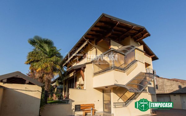 appartamento in vendita a Buscate