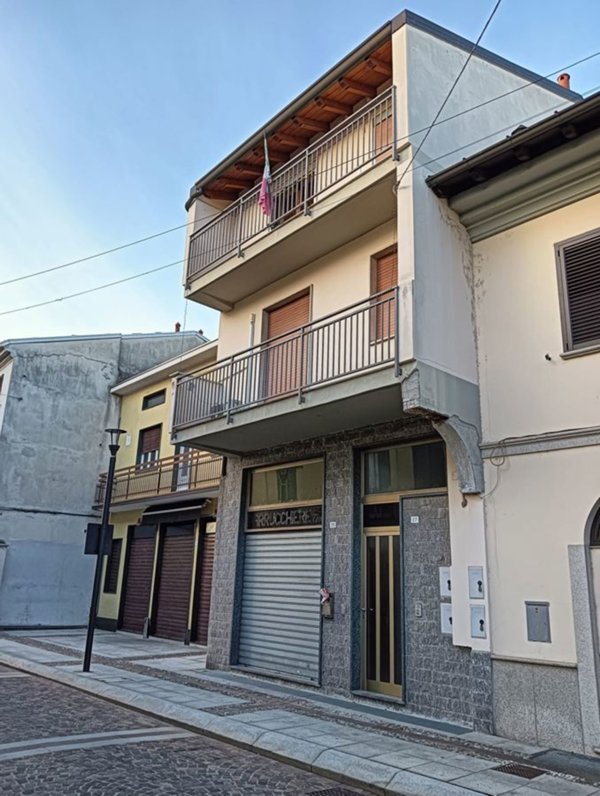 negozio in vendita a Buscate