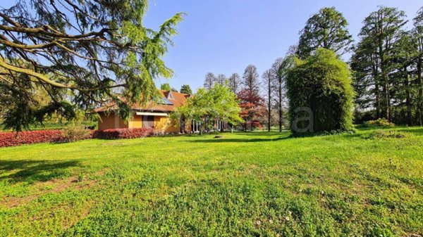villa in vendita a Buscate