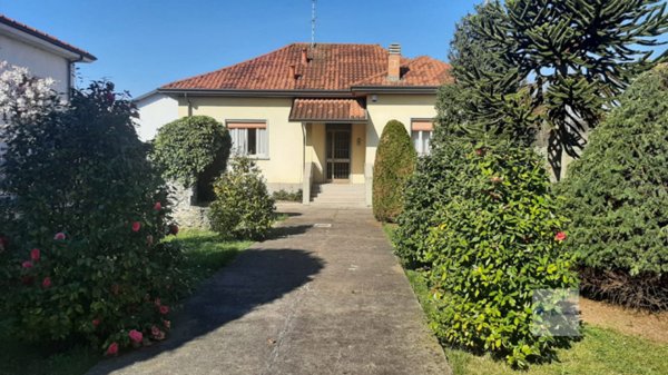 casa indipendente in vendita a Buscate
