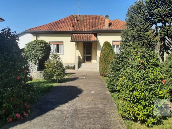 casa indipendente in vendita a Buscate