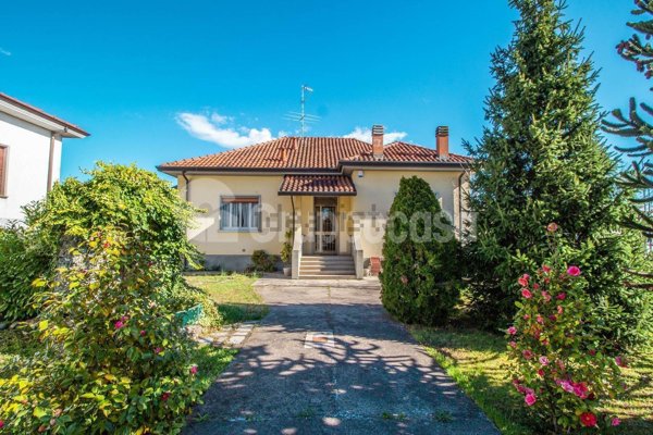 casa indipendente in vendita a Buscate