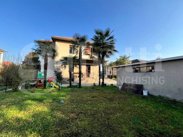 casa indipendente in vendita a Buscate