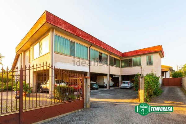 appartamento in vendita a Buscate