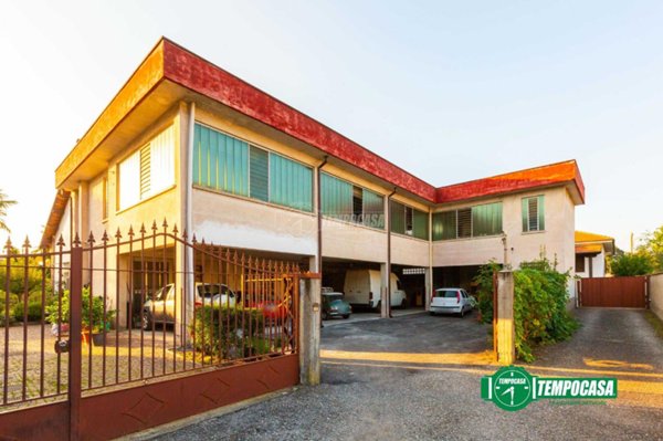 appartamento in vendita a Buscate