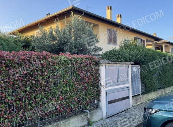 appartamento in vendita a Buscate