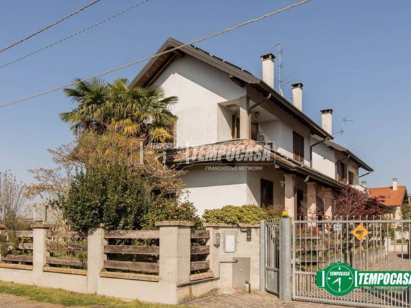 casa indipendente in vendita a Buscate
