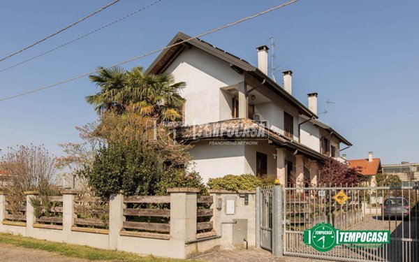 casa indipendente in vendita a Buscate
