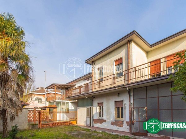 casa indipendente in vendita a Buscate