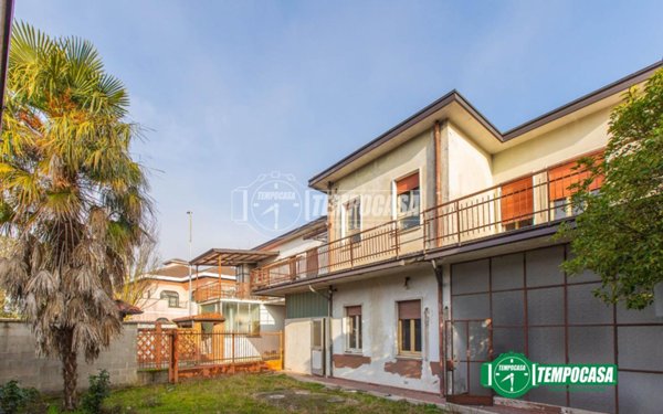 casa indipendente in vendita a Buscate