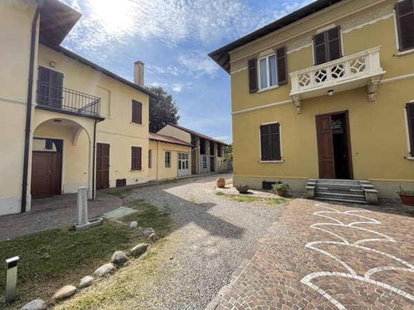 intera palazzina in vendita a Buscate