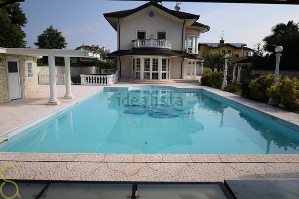 casa indipendente in vendita a Buscate
