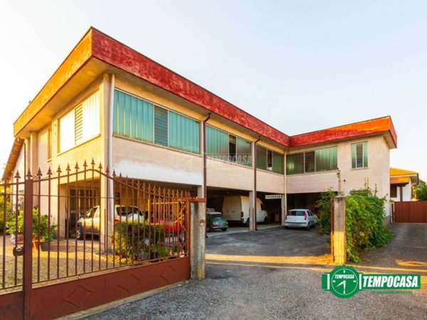 casa indipendente in vendita a Buscate