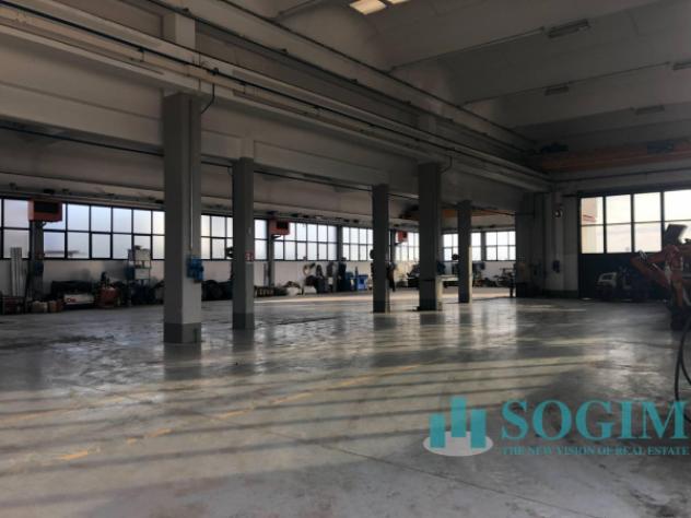 locale commerciale in vendita a Buscate