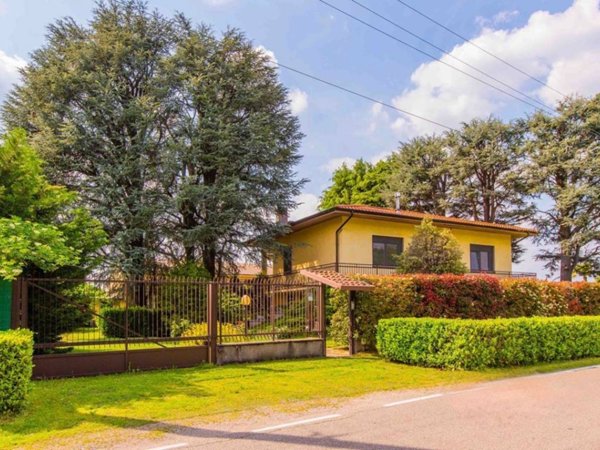 casa indipendente in vendita a Buscate