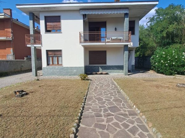 casa indipendente in vendita a Buscate