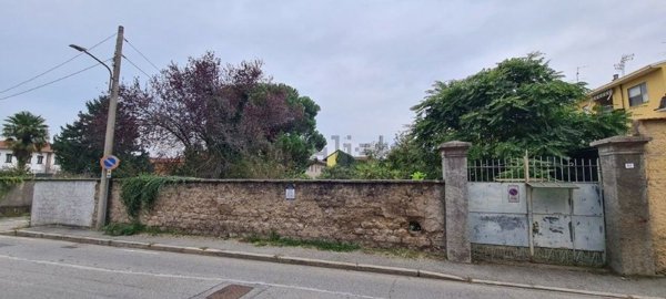 terreno edificabile in vendita a Buscate