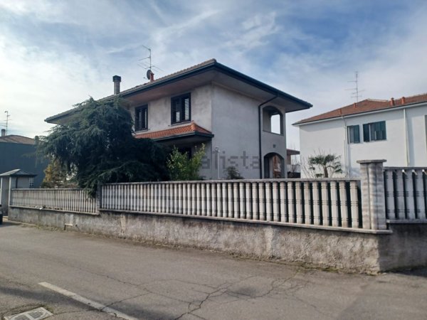 casa indipendente in vendita a Buscate