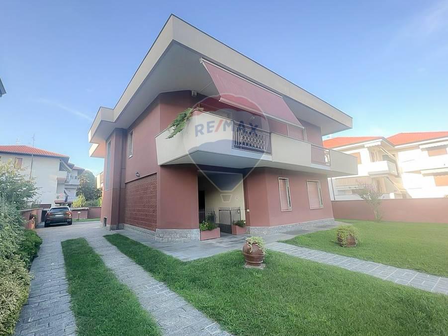casa indipendente in vendita a Buscate