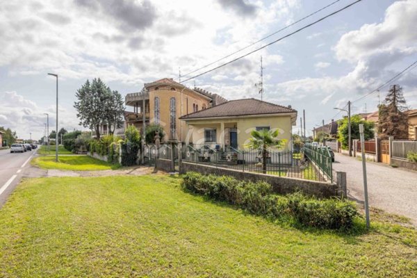 casa indipendente in vendita a Buscate