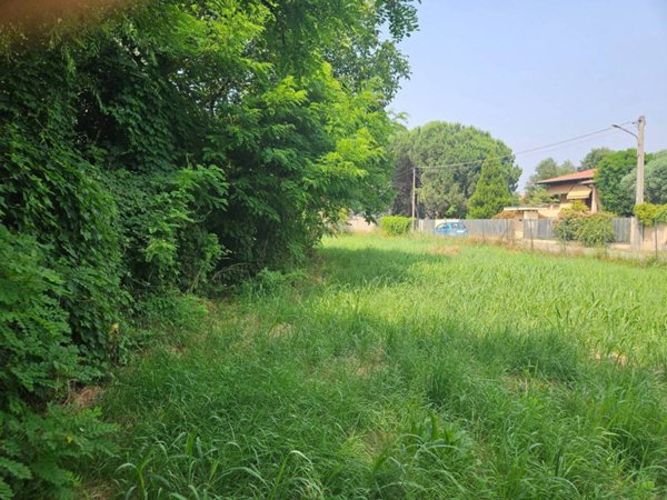 terreno edificabile in vendita a Buscate