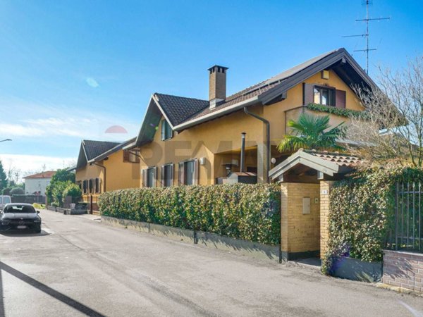 casa indipendente in vendita a Buscate