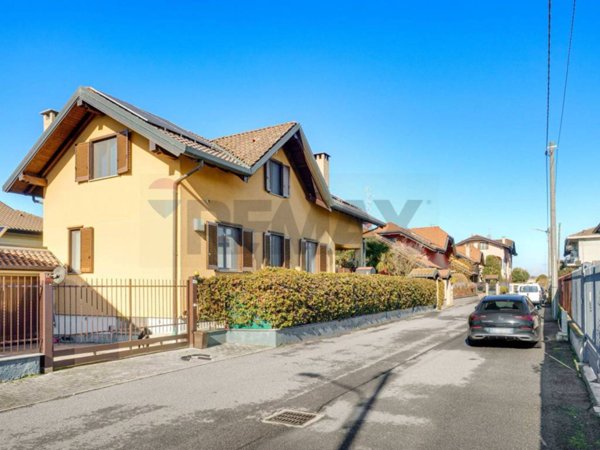 casa indipendente in vendita a Buscate