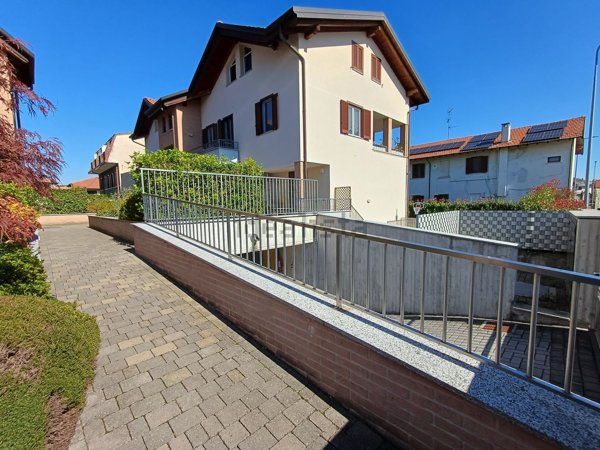 appartamento in vendita a Buscate