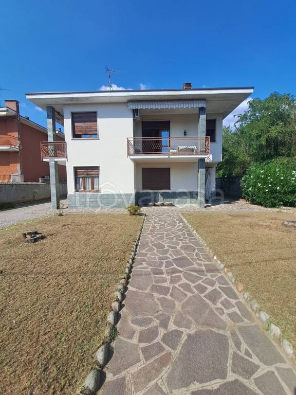 casa indipendente in vendita a Buscate