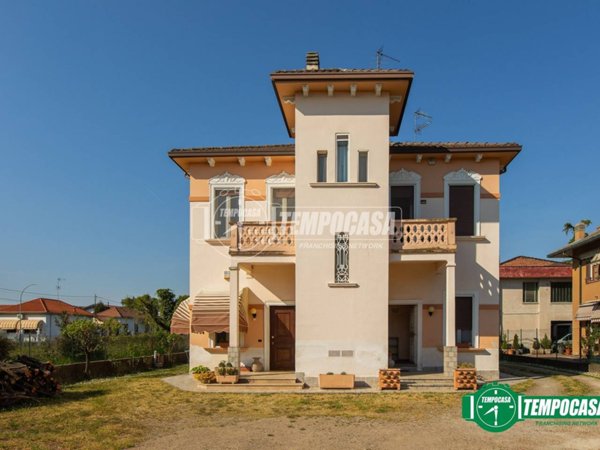 appartamento in vendita a Buscate
