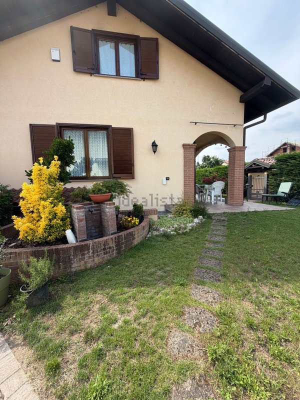 casa indipendente in vendita a Buscate