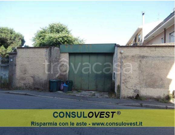 locale commerciale in vendita a Buscate