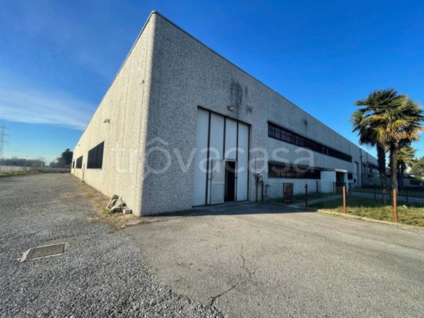 locale commerciale in vendita a Buscate