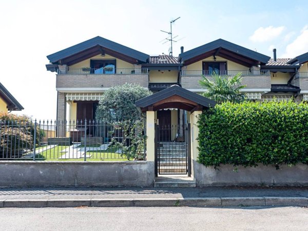 casa indipendente in vendita a Buscate
