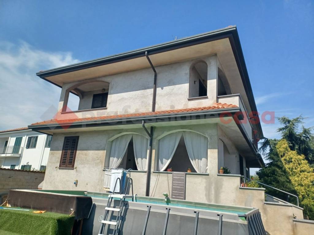 casa indipendente in vendita a Buscate
