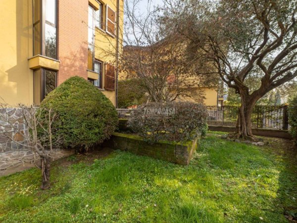 casa indipendente in vendita a Bussero