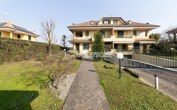 casa indipendente in vendita a Bussero