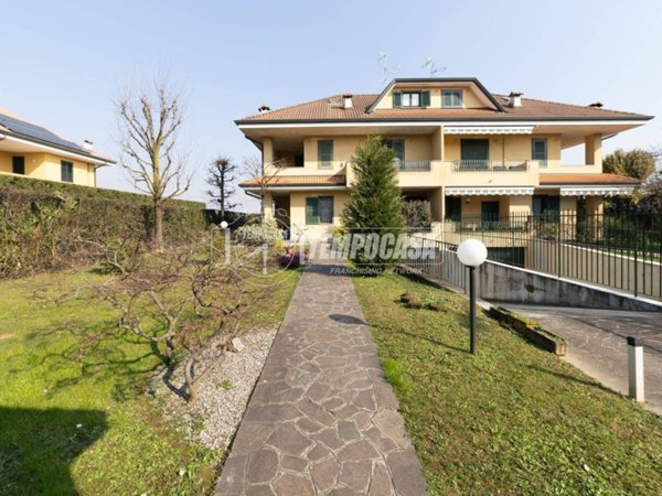 casa indipendente in vendita a Bussero