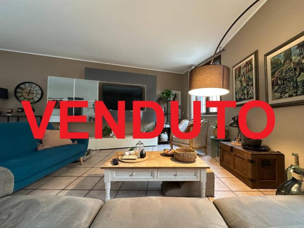 casa indipendente in vendita a Bussero
