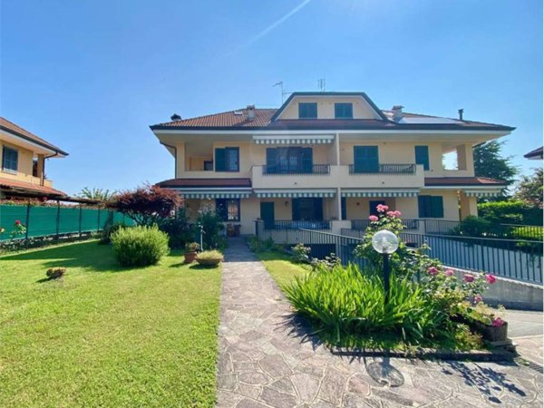 casa indipendente in vendita a Bussero