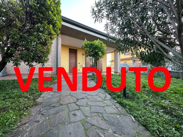 casa indipendente in vendita a Bussero
