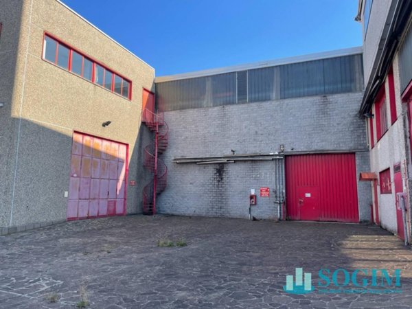 capannone in vendita a Bussero