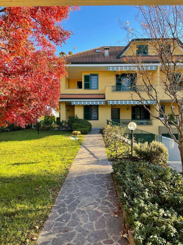 casa indipendente in vendita a Bussero