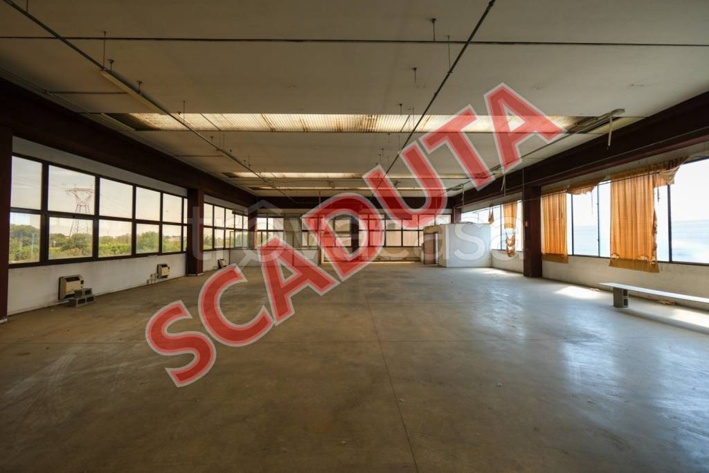 negozio in vendita a Bussero