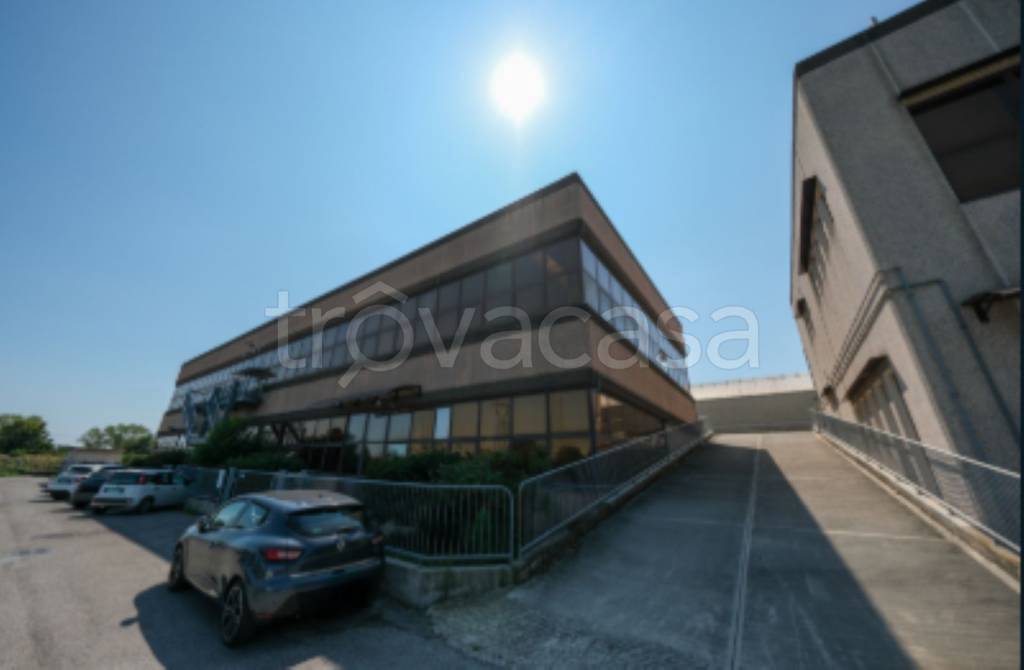 negozio in vendita a Bussero